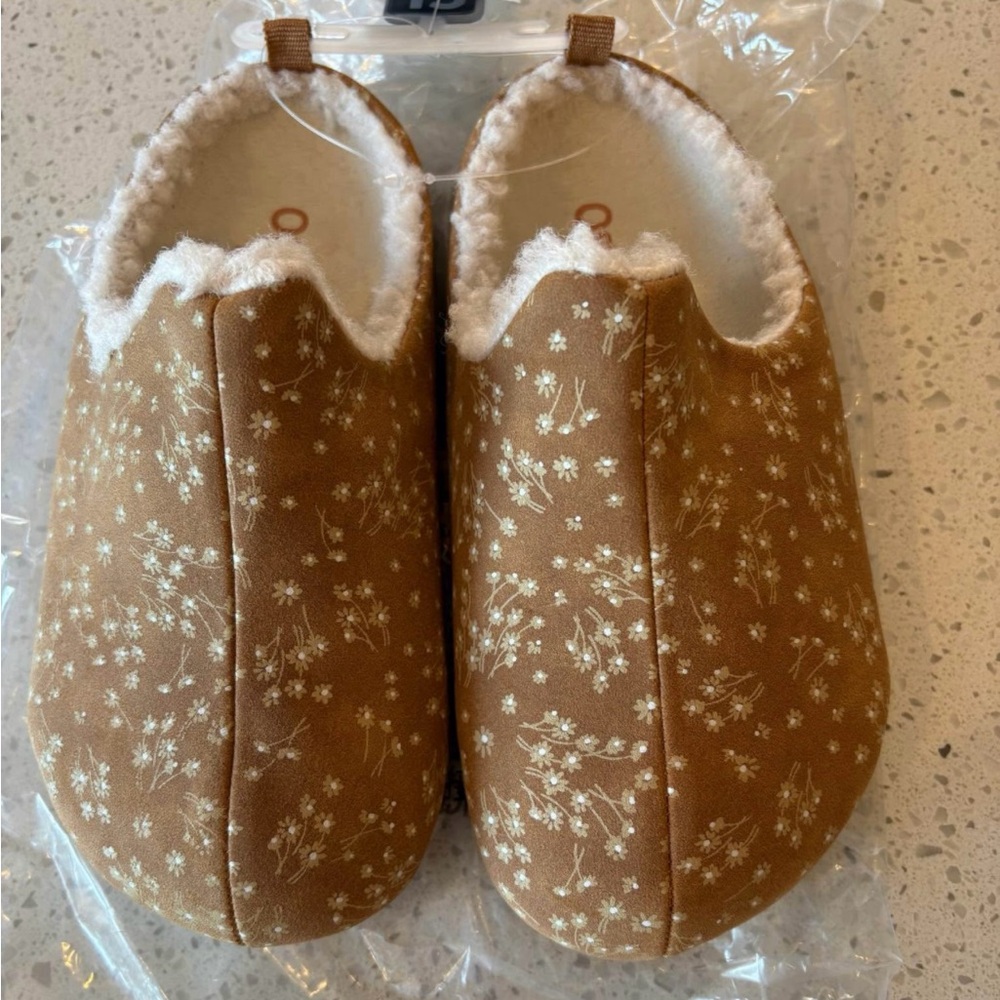 NWT Carter’s Osh Kosh Sherpa Slides Clogs size 13C